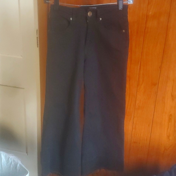 LIRA CROPPED JEANS - Picture 1 of 9